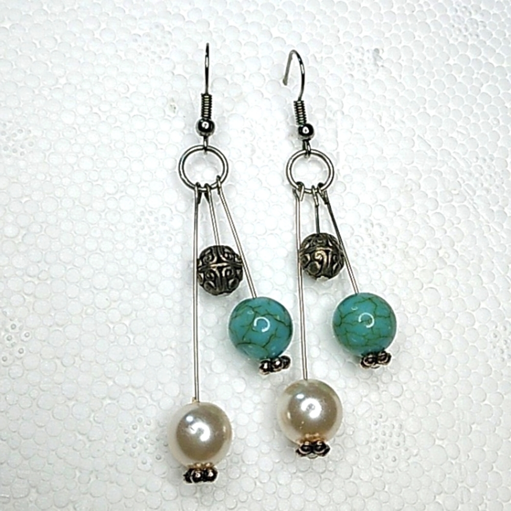 Turqoise and pearl tiered earrings